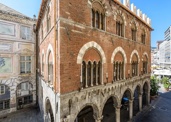 Imperial Luxury And Historical Frescoes In San Giorgio Apartmán Janov
