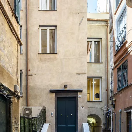 Imperial Luxury And Historical Frescoes In San Giorgio Appartement