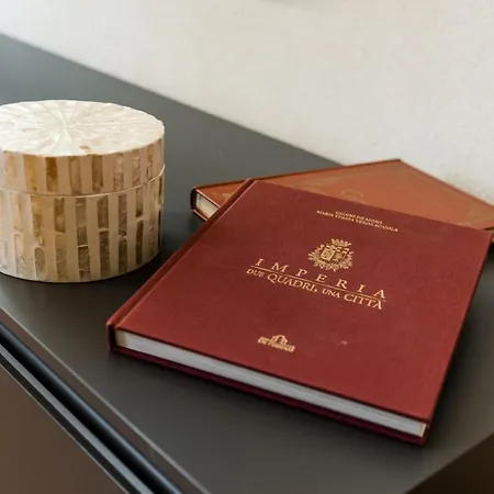 Imperial Luxury And Historical Frescoes In San Giorgio Appartement *