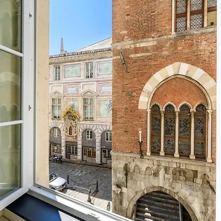 Imperial Luxury And Historical Frescoes In San Giorgio Apartman