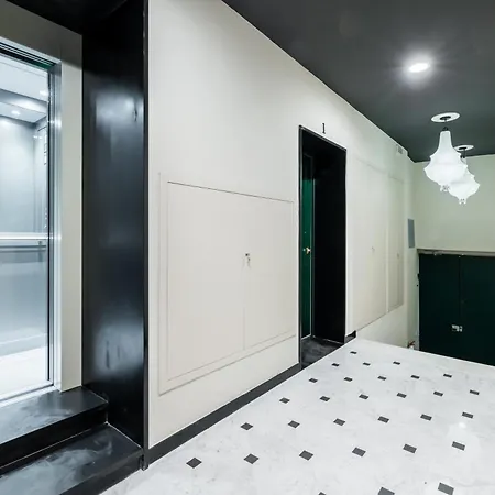 Imperial Luxury And Historical Frescoes In San Giorgio Apartamento